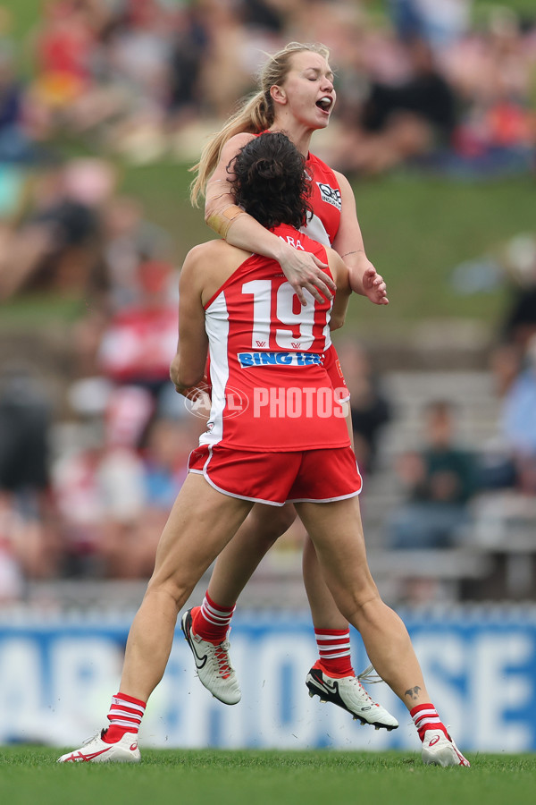 AFLW 2024 Round 08 - Sydney v Gold Coast - A-55349488