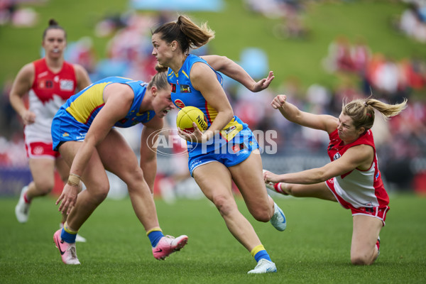 AFLW 2024 Round 08 - Sydney v Gold Coast - A-55351685