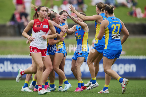 AFLW 2024 Round 08 - Sydney v Gold Coast - A-55352690
