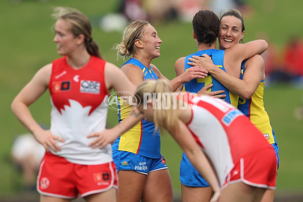 AFLW 2024 Round 08 - Sydney v Gold Coast - A-55357347