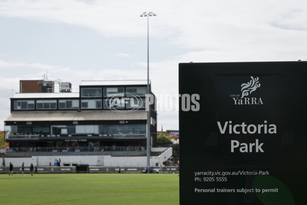 AFLW 2024 Round 08 - Collingwood v Adelaide - A-55380960