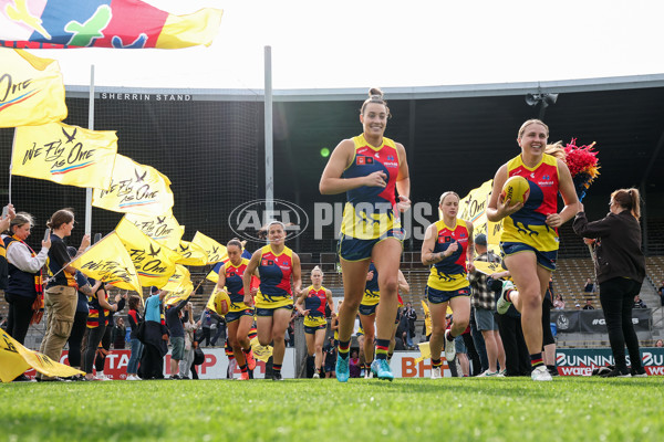AFLW 2024 Round 08 - Collingwood v Adelaide - A-55383718