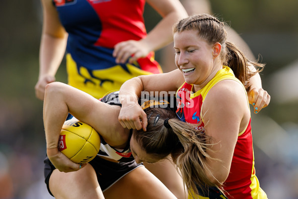 AFLW 2024 Round 08 - Collingwood v Adelaide - A-55386383