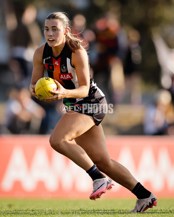 AFLW 2024 Round 08 - Collingwood v Adelaide - A-55386480