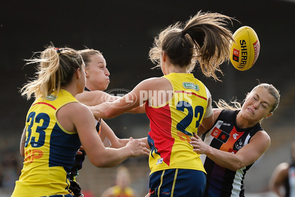 AFLW 2024 Round 08 - Collingwood v Adelaide - A-55387290