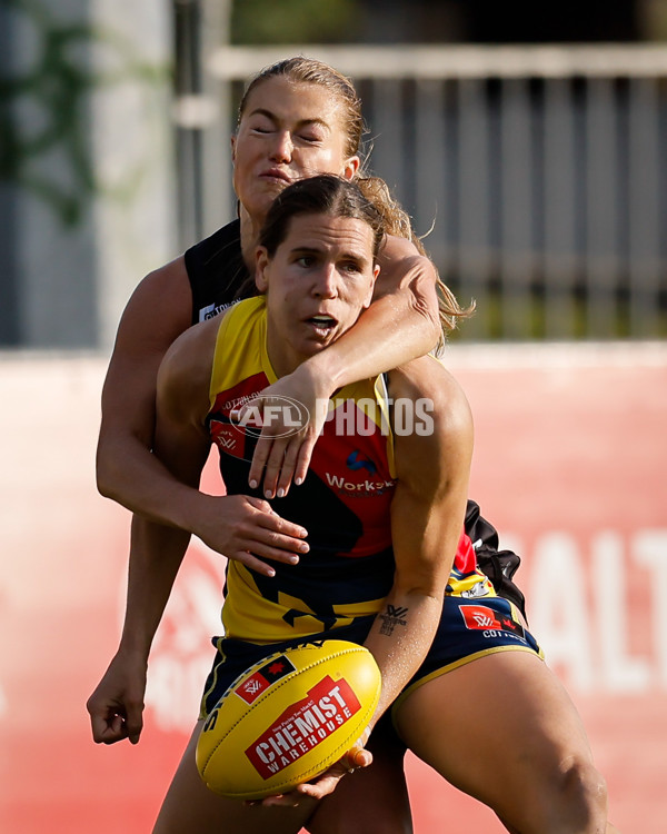 AFLW 2024 Round 08 - Collingwood v Adelaide - A-55387317