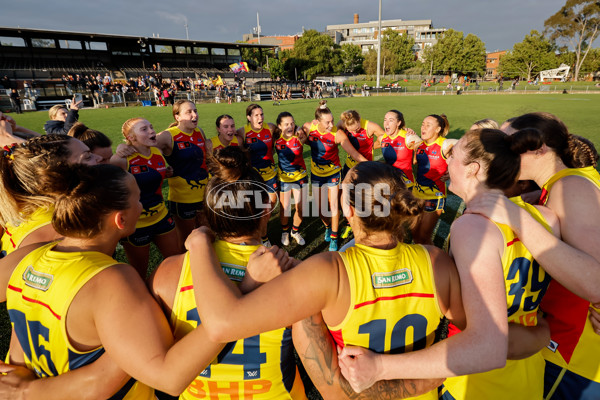 AFLW 2024 Round 08 - Collingwood v Adelaide - A-55387389