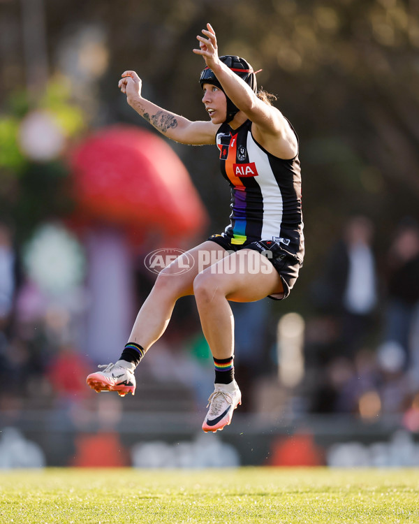 AFLW 2024 Round 08 - Collingwood v Adelaide - A-55388907