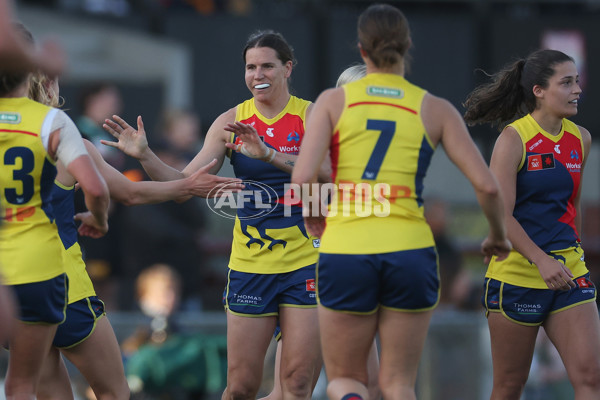 AFLW 2024 Round 08 - Collingwood v Adelaide - A-55388922