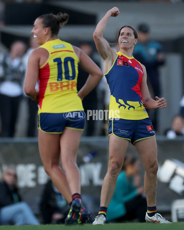 AFLW 2024 Round 08 - Collingwood v Adelaide - A-55388929