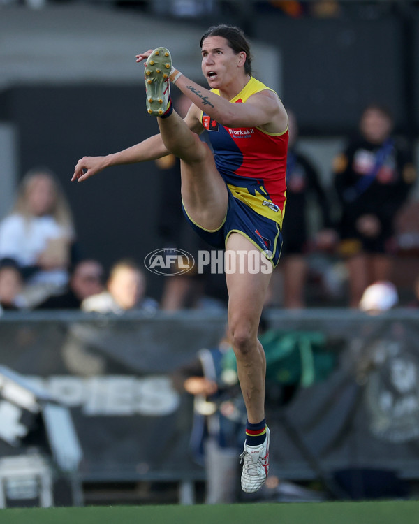 AFLW 2024 Round 08 - Collingwood v Adelaide - A-55388930
