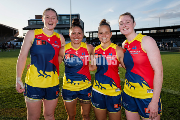 AFLW 2024 Round 08 - Collingwood v Adelaide - A-55388938