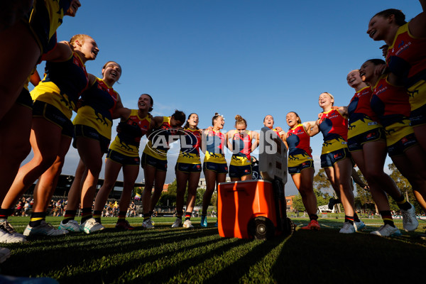 AFLW 2024 Round 08 - Collingwood v Adelaide - A-55388941