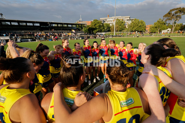 AFLW 2024 Round 08 - Collingwood v Adelaide - A-55388942
