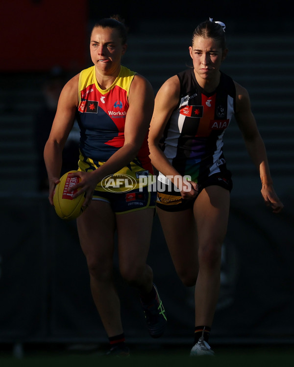 AFLW 2024 Round 08 - Collingwood v Adelaide - A-55390158
