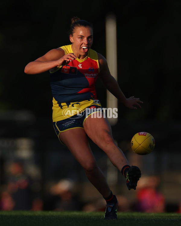 AFLW 2024 Round 08 - Collingwood v Adelaide - A-55391334