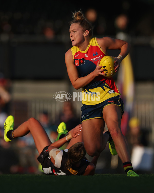 AFLW 2024 Round 08 - Collingwood v Adelaide - A-55391336