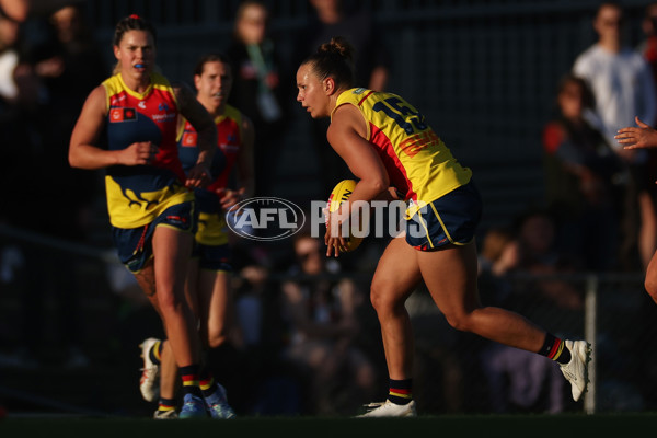 AFLW 2024 Round 08 - Collingwood v Adelaide - A-55391351