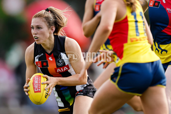 AFLW 2024 Round 08 - Collingwood v Adelaide - A-55391387