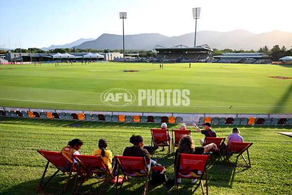 AFLW 2024 Round 09 - Hawthorn v Narrm - A-55399200