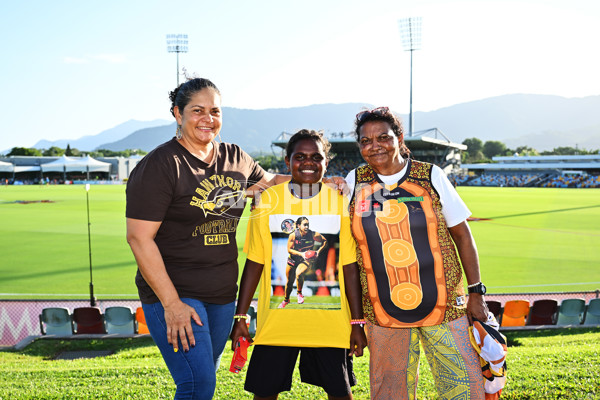 AFLW 2024 Round 09 - Hawthorn v Narrm - A-55431033