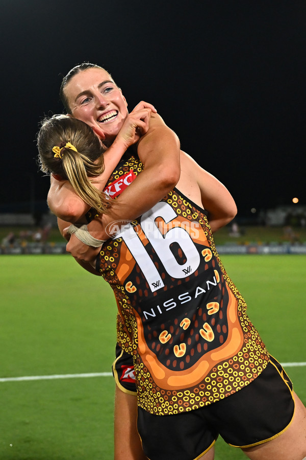 AFLW 2024 Round 09 - Hawthorn v Narrm - A-55431119
