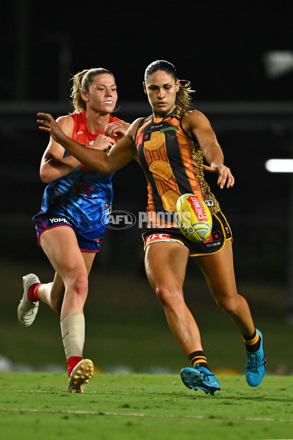 AFLW 2024 Round 09 - Hawthorn v Narrm - A-55431121