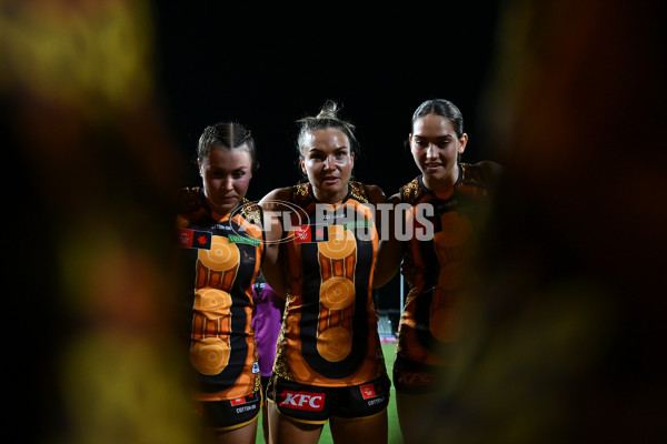 AFLW 2024 Round 09 - Hawthorn v Narrm - A-55442956