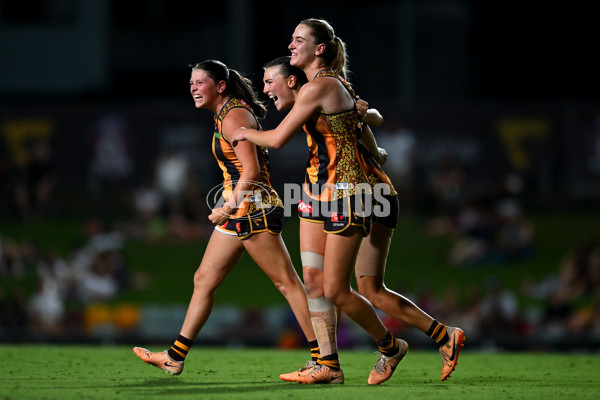 AFLW 2024 Round 09 - Hawthorn v Narrm - A-55443002