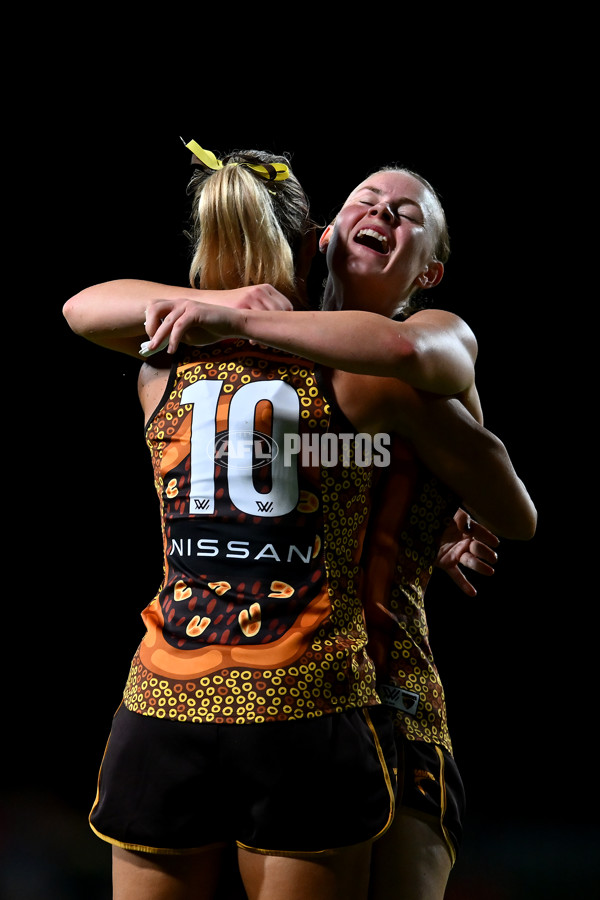 AFLW 2024 Round 09 - Hawthorn v Narrm - A-55443003