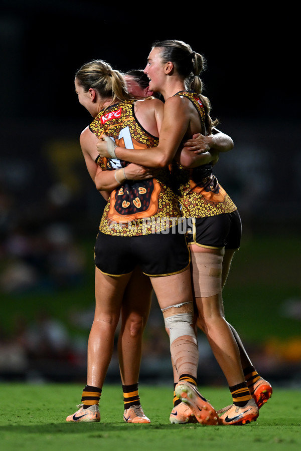 AFLW 2024 Round 09 - Hawthorn v Narrm - A-55443006