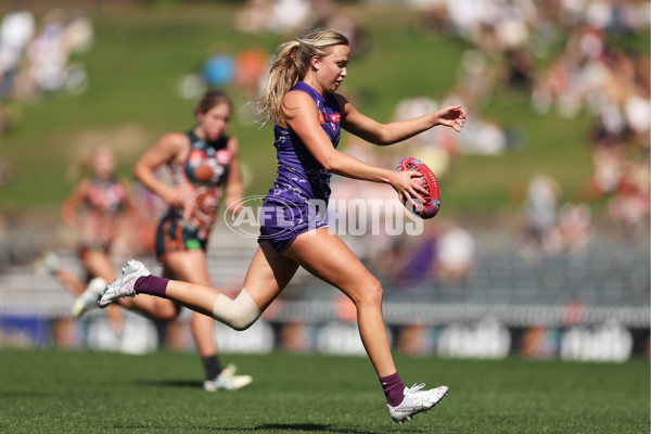 AFLW 2024 Round 09 - GWS v Walyalup - A-55466960