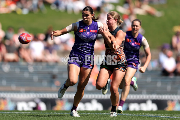 AFLW 2024 Round 09 - GWS v Walyalup - A-55468110