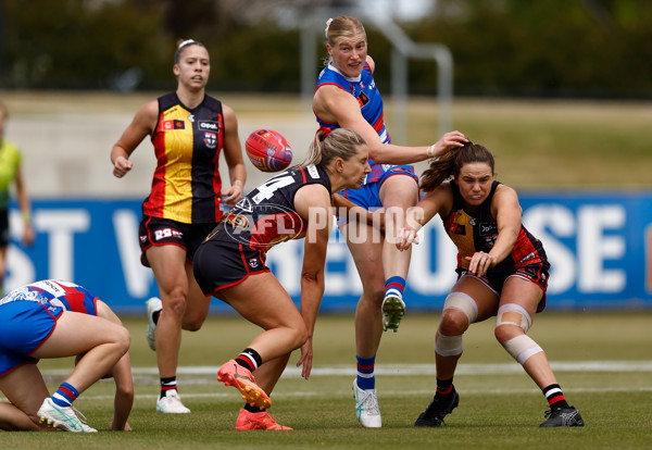 AFLW 2024 Round 09 - Western Bulldogs v Euro-Yroke - A-55488222