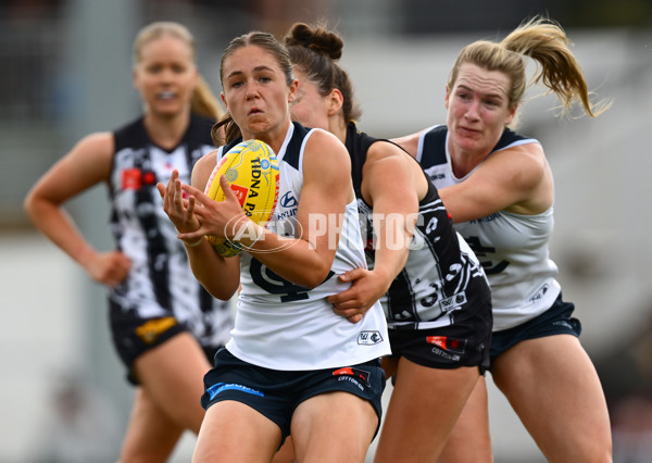 AFLW 2024 Round 09 - Collingwood v Carlton - A-55493415