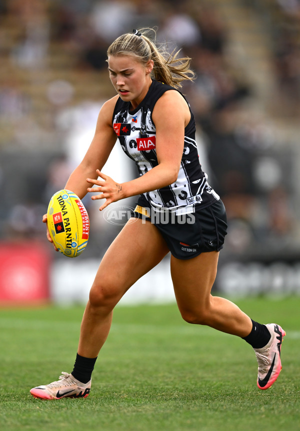 AFLW 2024 Round 09 - Collingwood v Carlton - A-55495175