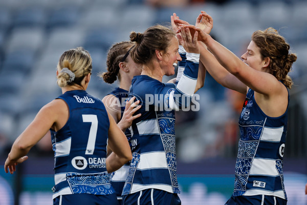AFLW 2024 Round 10 - Geelong v Kuwarna - A-55546489
