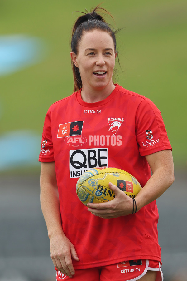 AFLW 2024 Round 10 - Sydney v Waalitj Marawar - A-55554778