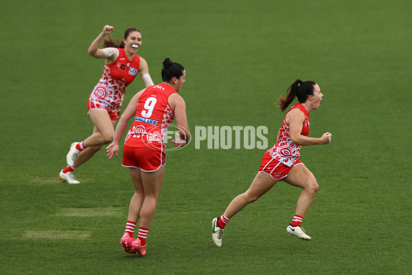AFLW 2024 Round 10 - Sydney v Waalitj Marawar - A-55556956