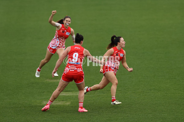 AFLW 2024 Round 10 - Sydney v Waalitj Marawar - A-55556958