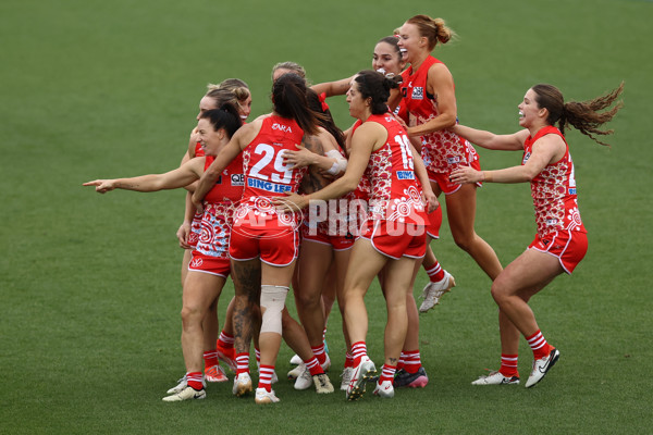 AFLW 2024 Round 10 - Sydney v Waalitj Marawar - A-55558889