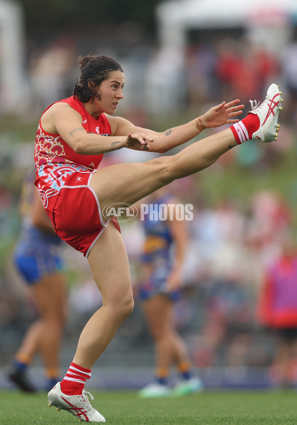 AFLW 2024 Round 10 - Sydney v Waalitj Marawar - A-55558915