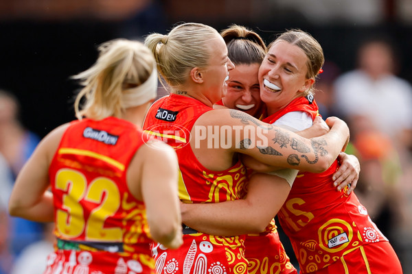AFLW 2024 Round 10 - North Melbourne v Gold Coast - A-55562100