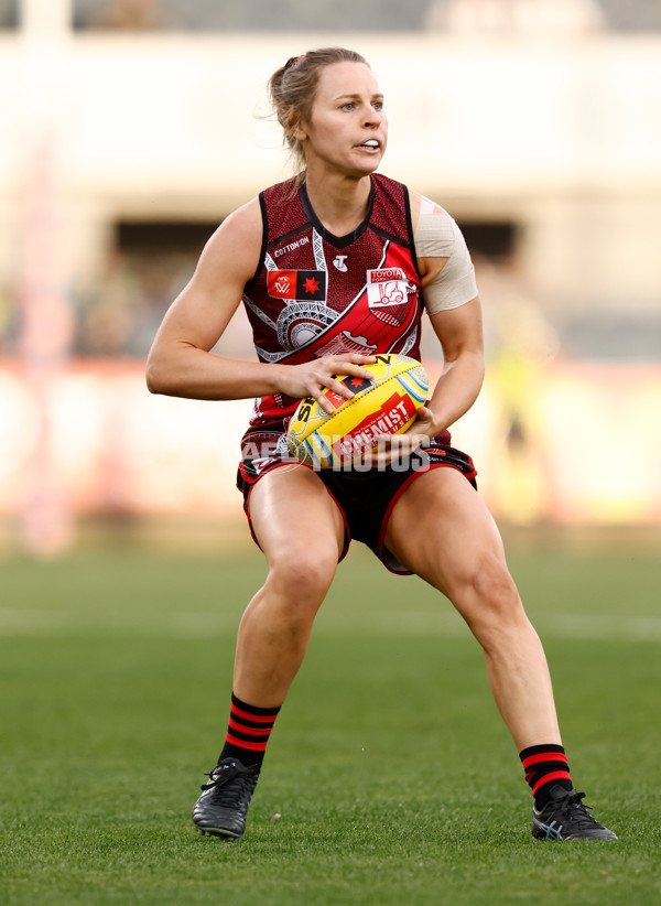 AFLW 2024 Round 10 - Carlton v Essendon - A-55567048