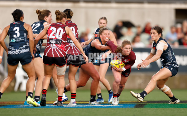 AFLW 2024 Round 10 - Carlton v Essendon - A-55569483