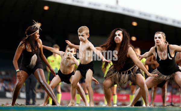 AFLW 2024 Round 10 - Carlton v Essendon - A-55570397