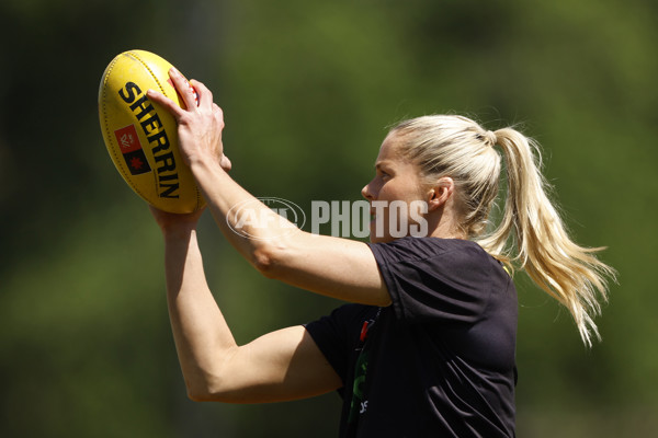 AFLW 2024 Round 10 - Richmond v Hawthorn - A-55578881