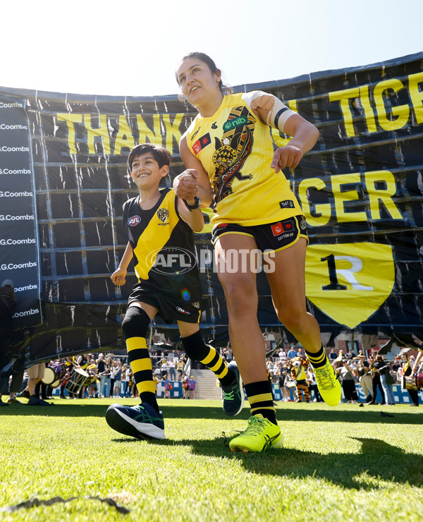 AFLW 2024 Round 10 - Richmond v Hawthorn - A-55585592