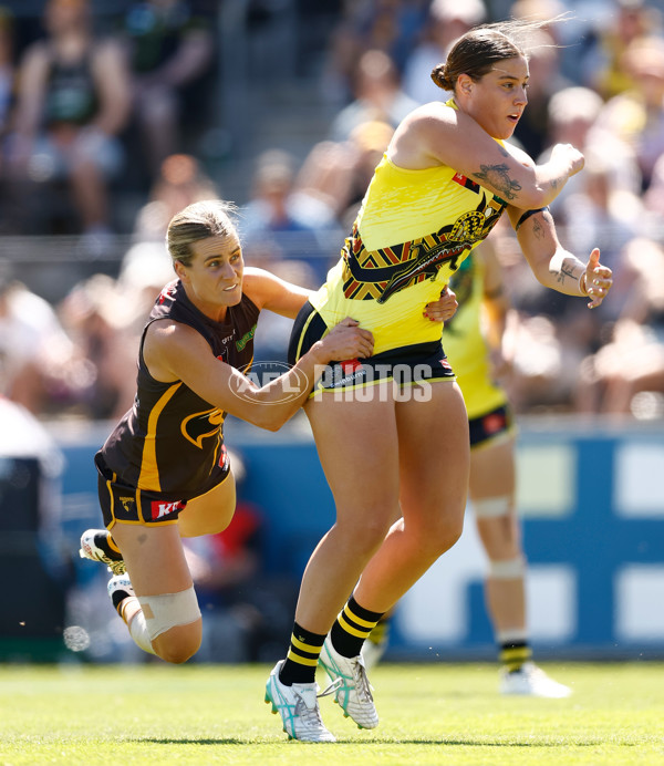 AFLW 2024 Round 10 - Richmond v Hawthorn - A-55585597