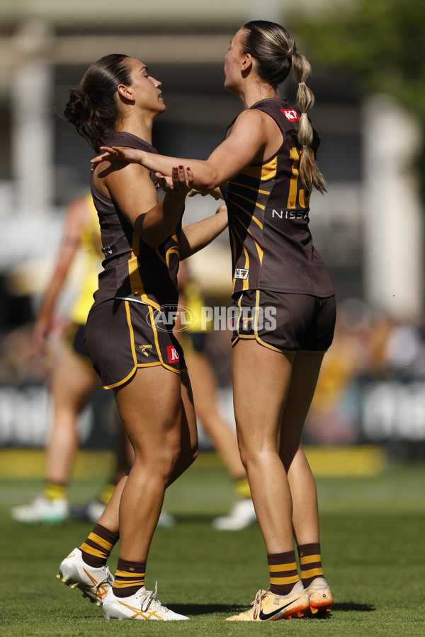 AFLW 2024 Round 10 - Richmond v Hawthorn - A-55585646